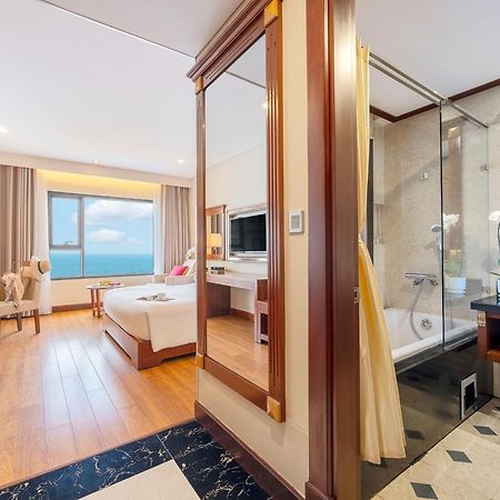 DLG Hotel Danang Luaran gambar Deluxe Ocean View Room