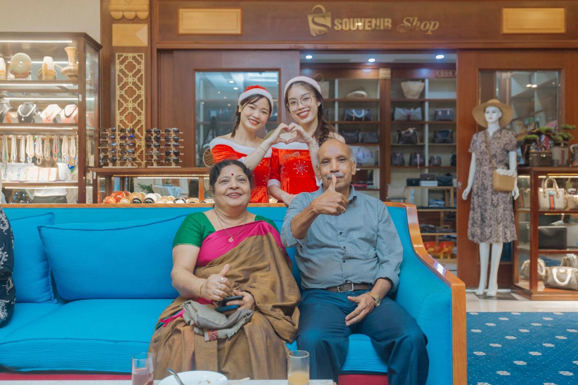 DLG Hotel Danang Luaran gambar The cast of the film