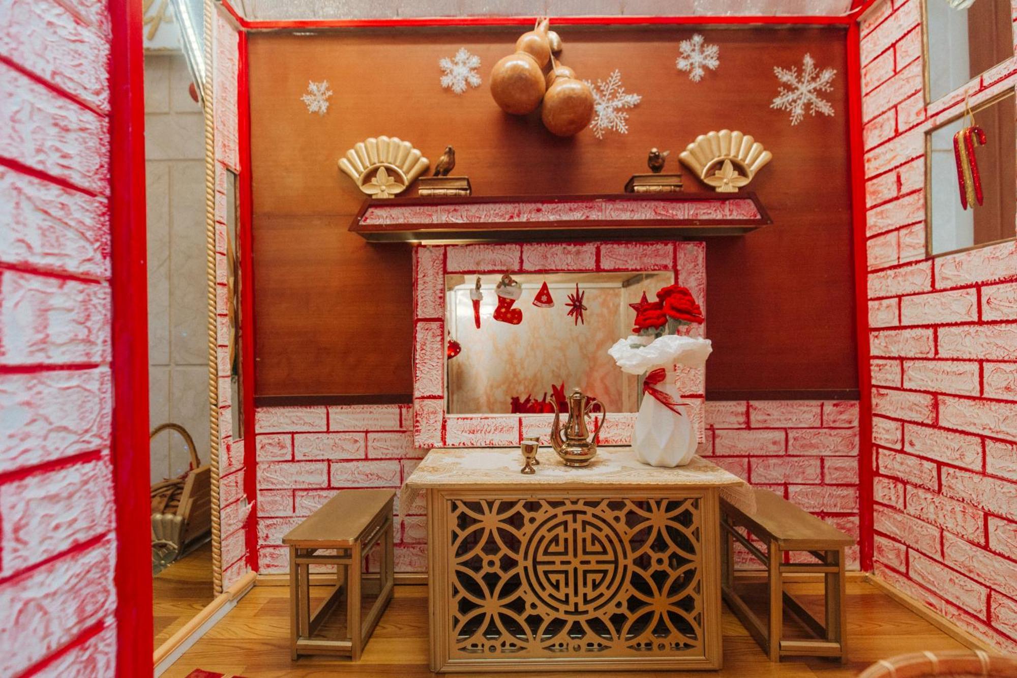 DLG Hotel Danang Luaran gambar The interior of a small household shrine in Taiwan