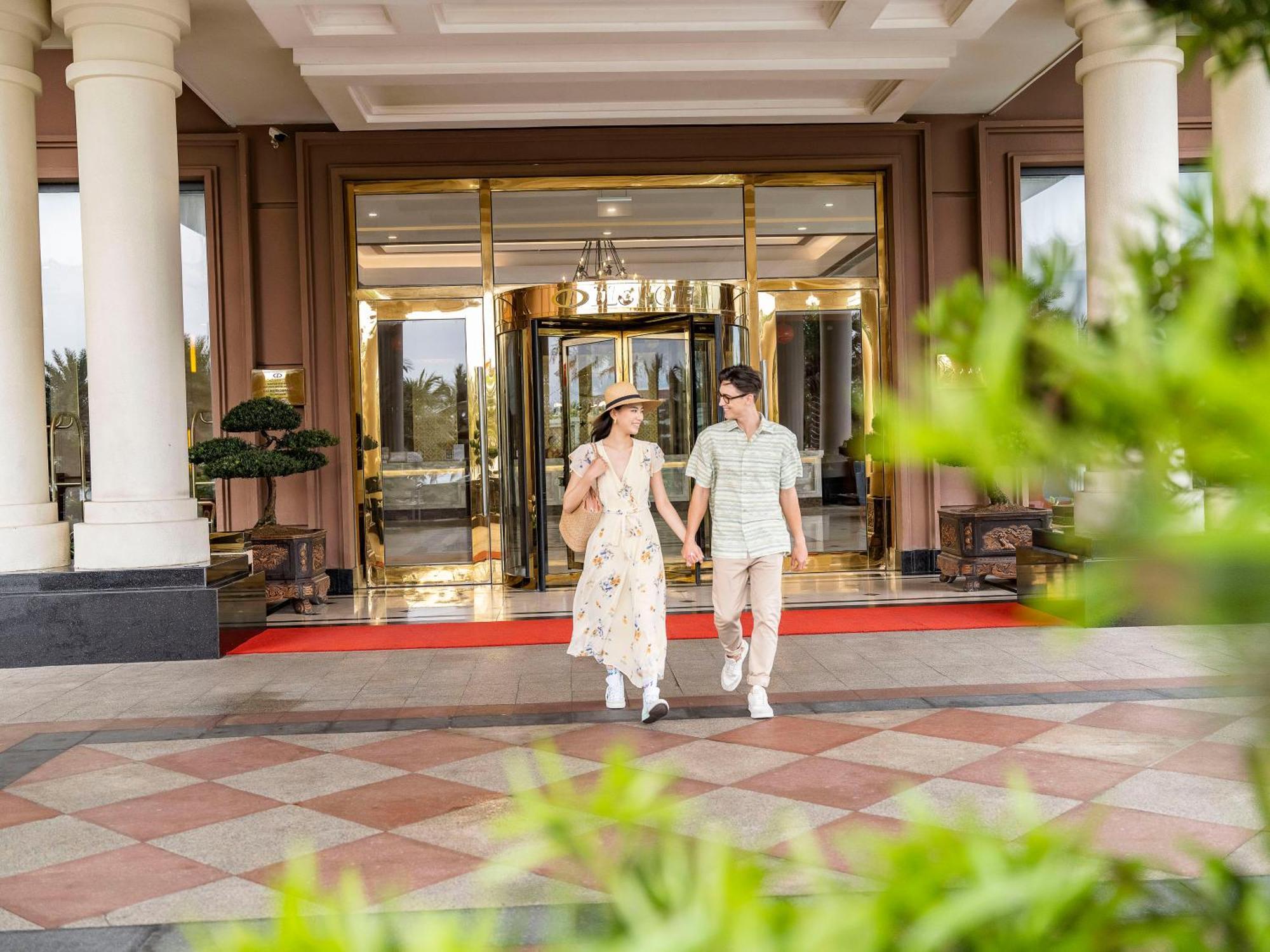 DLG Hotel Danang Luaran gambar Entrance of the hotel