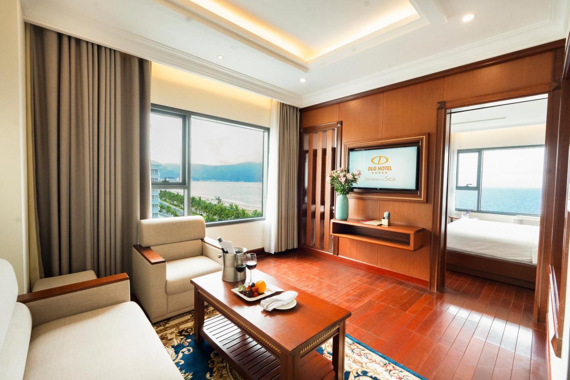 DLG Hotel Danang Luaran gambar A suite at the hotel