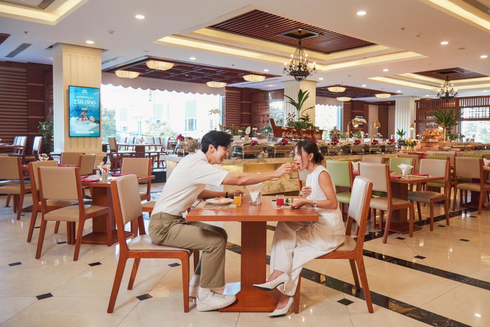 DLG Hotel Danang Luaran gambar The restaurant