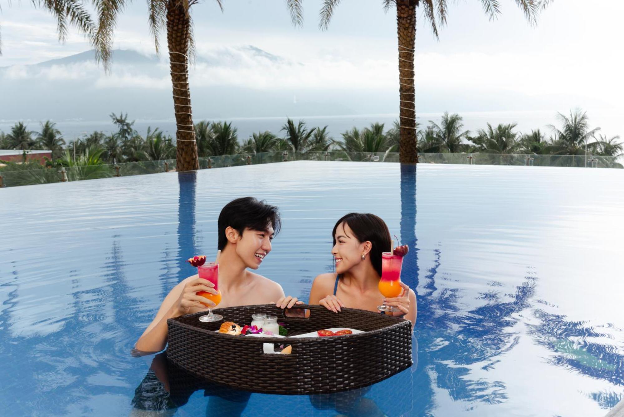 DLG Hotel Danang Luaran gambar Infinity pool at Vinpearl Hotel Nha Trang