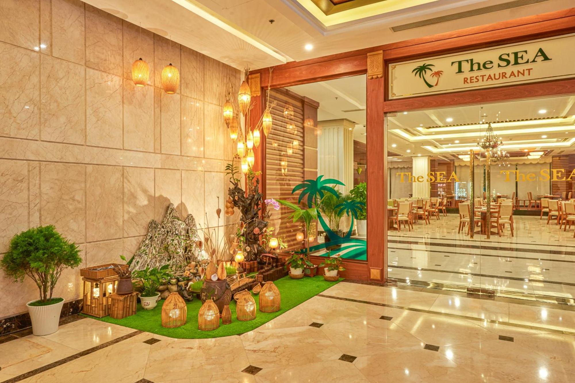 DLG Hotel Danang Luaran gambar The Sea Restaurant